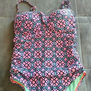 One piece swim suit